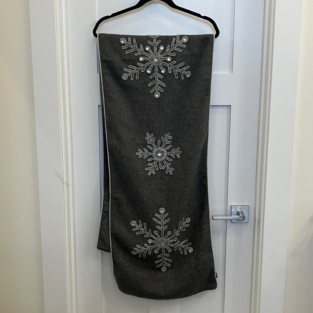 Tahari Snowflake Holiday Table Runner